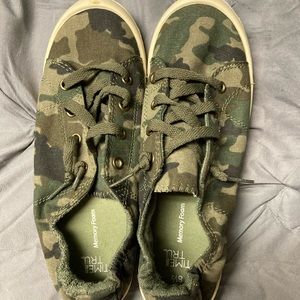 Time & Tru slip on sneaker